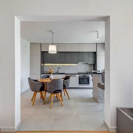 Modern 90 M2 With Balcony W The Sea View * Split