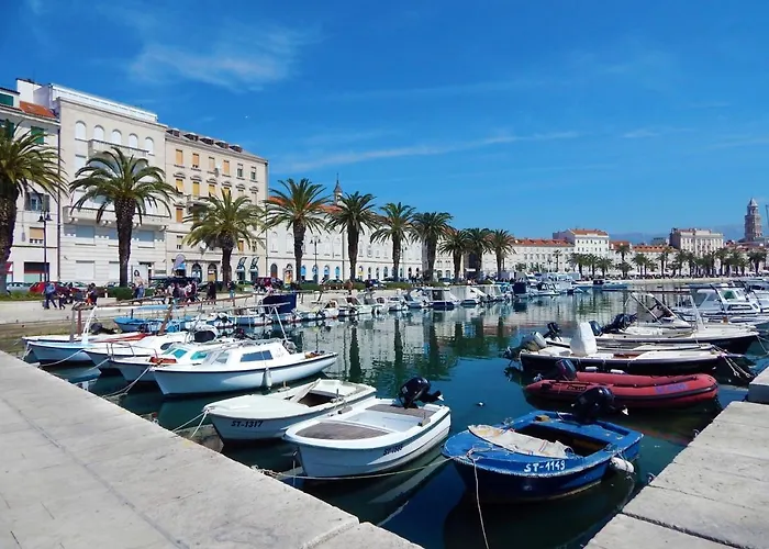 Appartement Modern 90 M2 With Balcony W The Sea View Split