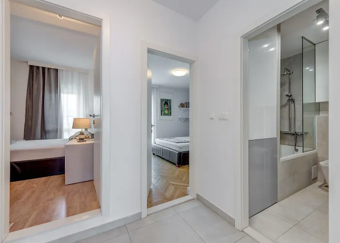 Modern 90 M2 With Balcony W The Sea View * Split