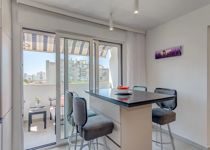 Modern 90 M2 With Balcony W The Sea View * Split