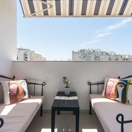 Modern 90 M2 With Balcony W The Sea View *