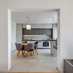 Modern 90 M2 With Balcony W The Sea View * سبليت