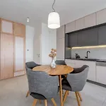 Modern 90 M2 With Balcony W The Sea View شقة
