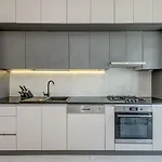 Modern 90 M2 With Balcony W The Sea View شقة