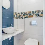 Modern 90 M2 With Balcony W The Sea View شقة