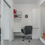 Modern 90 M2 With Balcony W The Sea View شقة *