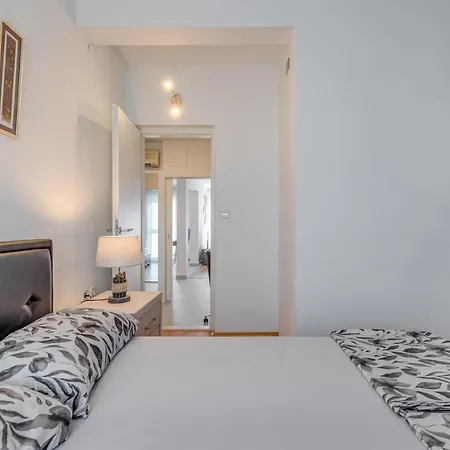 Apartment Modern 90 M2 With Balcony W The Sea View *