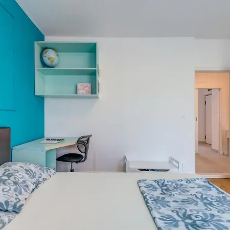 Apartment Modern 90 M2 With Balcony W The Sea View *