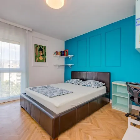 Modern 90 M2 With Balcony W The Sea View Apartmán *