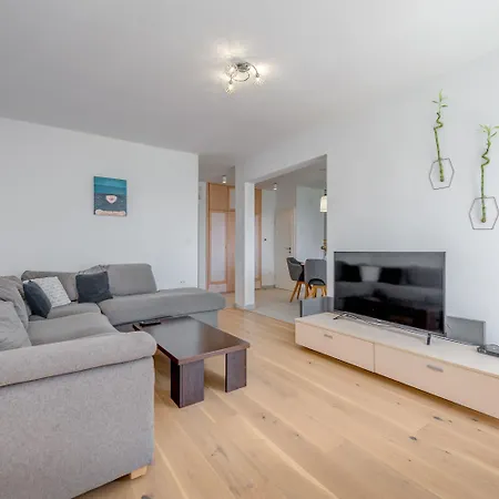 Appartement Modern 90 M2 With Balcony W The Sea View *