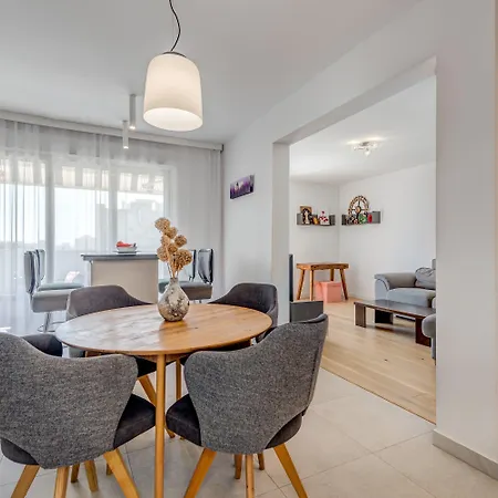 Modern 90 M2 With Balcony W The Sea View Appartement *