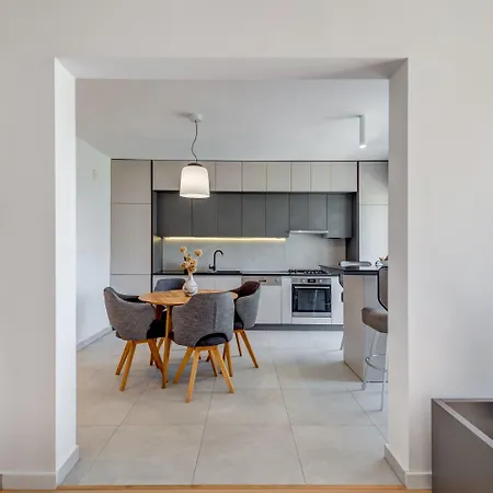 Modern 90 M2 With Balcony W The Sea View * Split