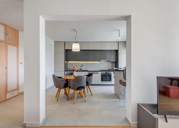 Modern 90 M2 With Balcony W The Sea View * Split