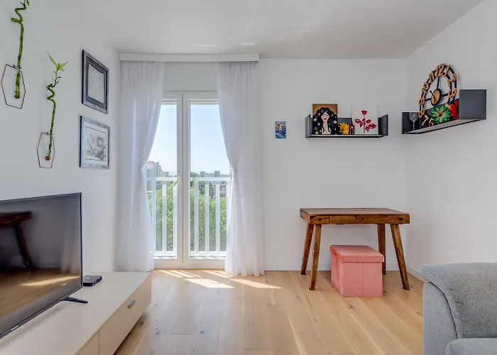 Apartman Modern 90 M2 With Balcony W The Sea View