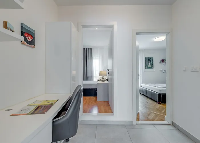 Apartman Modern 90 M2 With Balcony W The Sea View *