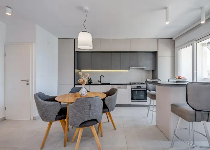 Modern 90 M2 With Balcony W The Sea View Apartman Split