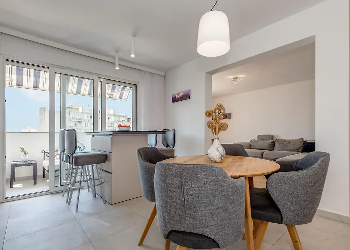 Apartman Modern 90 M2 With Balcony W The Sea View