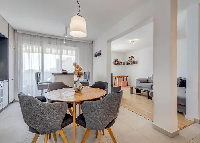 Modern 90 M2 With Balcony W The Sea View Apartman *